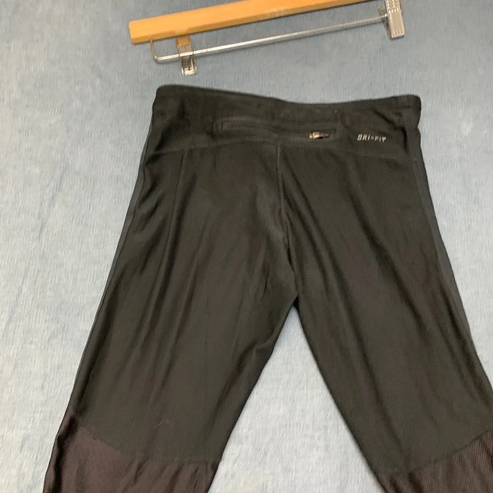 Nike Dri-FIT Capri Leggings Womens XS Black Running Yoga Gym Logo Activewear